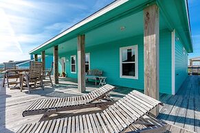 The Reel Teal 3 Bedroom Home by RedAwning