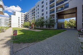 Business Studio Sikorskiego by Renters