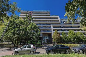 Business Studio Sikorskiego by Renters