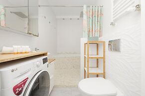 Business Studio Sikorskiego by Renters