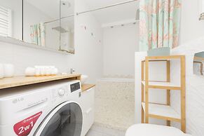 Business Studio Sikorskiego by Renters