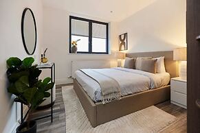 The Harlesden Escape - Spacious 3bdr Flat With Balcony