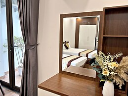 Au79 Hotel & Apartment