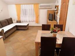 Maca - Seaview & Private Parking - A5