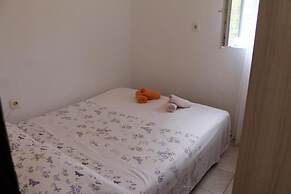 Snjeza - 80 m From Beach - A2 Apartman