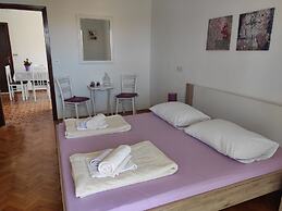 Nives - Great Location - A2