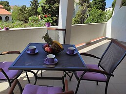 Nives - Great Location - A2