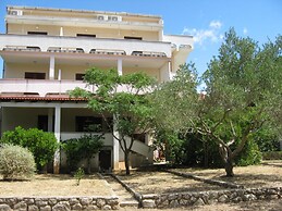 Nives - Great Location - A2