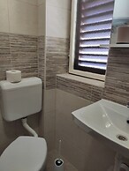 Nives - Great Location - A2