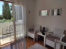 Nives - Great Location - A2