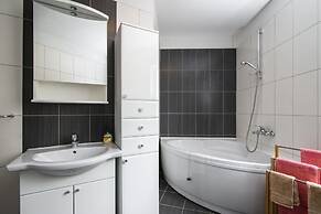 Eli - 150m From the Beach - A1