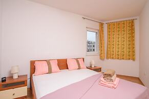 Eli - 150m From the Beach - A1