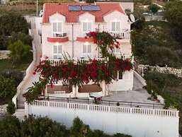 Villa Bouganvillea - sea View & Garden - A4 Premium
