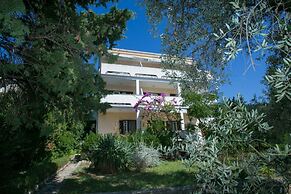 Nives - Great Location - A3