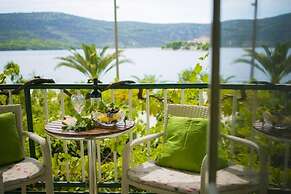 Arc - 5 M From Beach - A2 Yellow