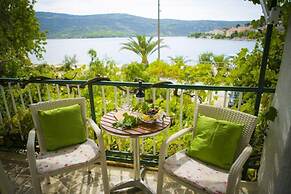 Arc - 5 M From Beach - A2 Yellow