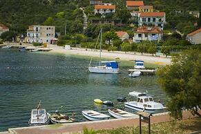 Arc - 5 M From Beach - A2 Yellow