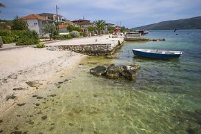 Arc - 5 M From Beach - A2 Yellow