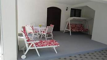 Ivan - Free Parking - A1