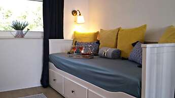 Gogi - Free Parking - A1