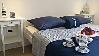 Gogi - Free Parking - A1