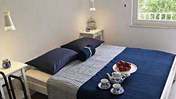 Gogi - Free Parking - A1