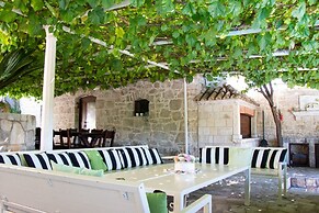 Three Holiday Homes - H2 Wood