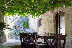 Three Holiday Homes - H2 Wood