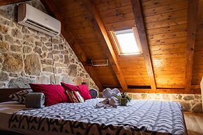 Three Holiday Homes - H2 Wood