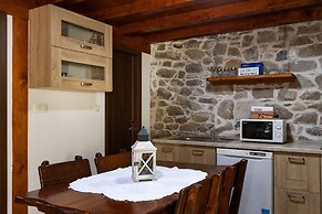 Three Holiday Homes - H2 Wood