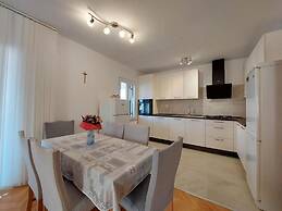 Fab - Spacious Terrace - A1