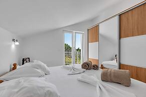 Anka - Amazing Location - A11