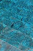 L&R - Private Pool - A1