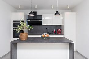 L&R - Private Pool - A1