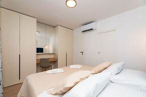 L&R - Private Pool - A1