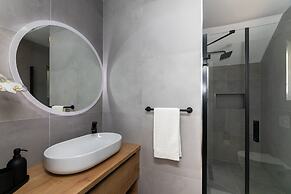 L&R - Private Pool - A1