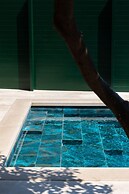 L&R - Private Pool - A1