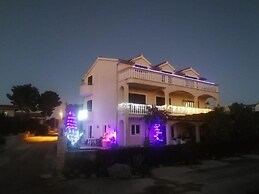 Ani - 250m From Beach - A1