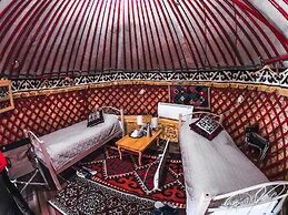 Ak-Sai Travel Yurt Camp