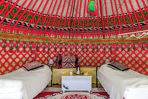 Ak-Sai Travel Yurt Camp