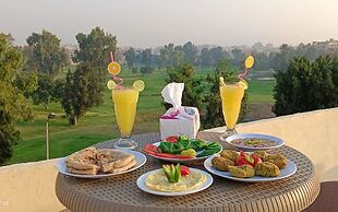 Crystal pyramids inn