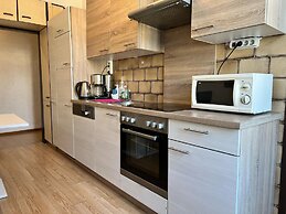 EasyStay 3BR shared Apt. Near Meidling