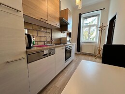 EasyStay 3BR shared Apt. Near Meidling