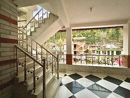 Diamond Valley x One Light Stays