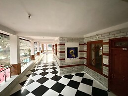 Diamond Valley x One Light Stays