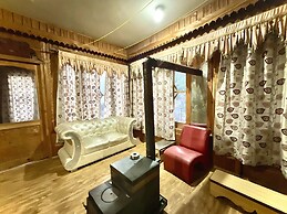 Diamond Valley x One Light Stays