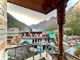 Diamond Valley x One Light Stays