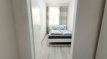 Quick Access to Vienna Center - Simple Private Rooms with WIFI