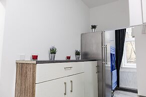 Enkplatz U3- Affordable 5BR shared Apt.