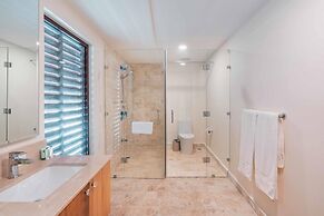 Elegant Villa w Pool at Green Village ABB